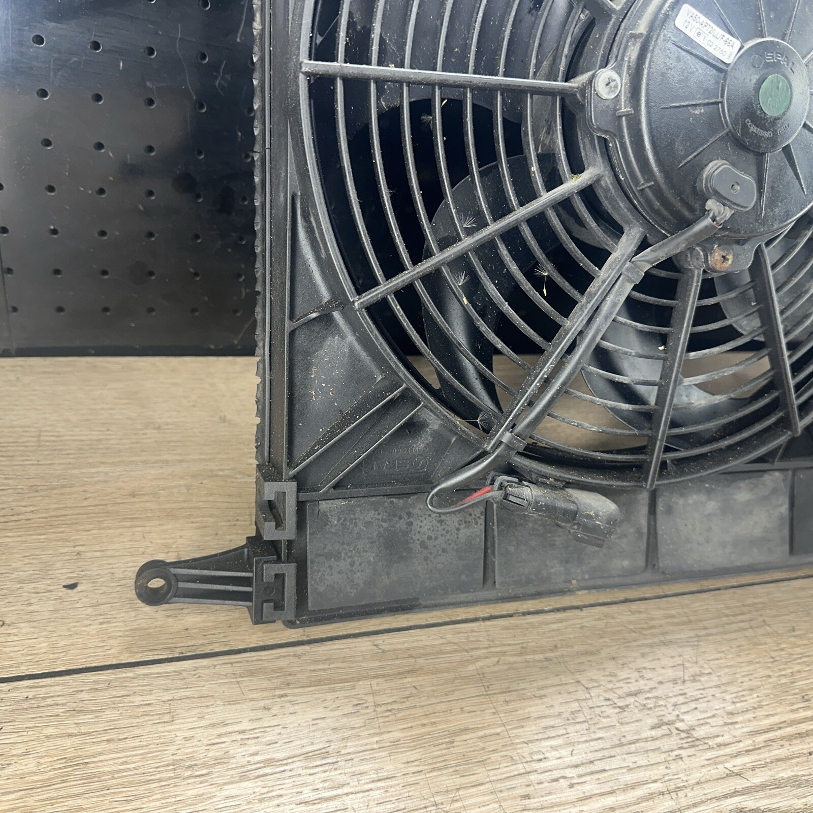 MASERATI QUATTROPORTE M139 OEM 03-08 ENGINE COOLING RADIATOR FAN ASSEMBLY MOTORS