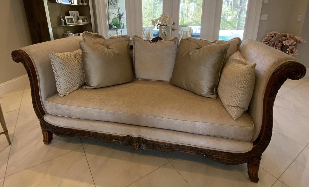 Bassett Furniture Upholstered Sofa with 7 Decorative Pillows