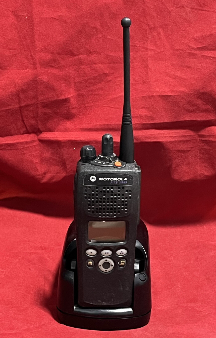 Motorola XTS2500 Model 11 700 800 MHz P25 Radio With Charger EBay motorola-xts2500-model-11-700-800-mhz-p25-radio-with-charger-ebay