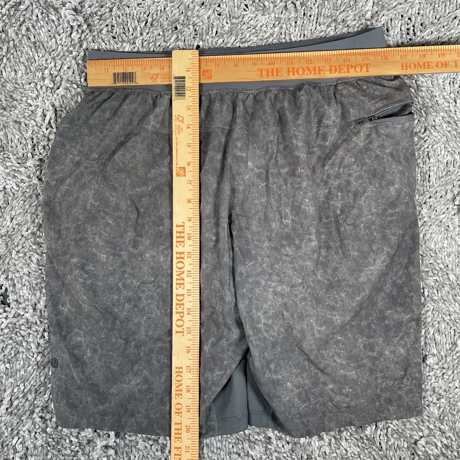 Lululemon T.H.E. Short Men's Large Gray Lined Stretch Activewear Gym Running