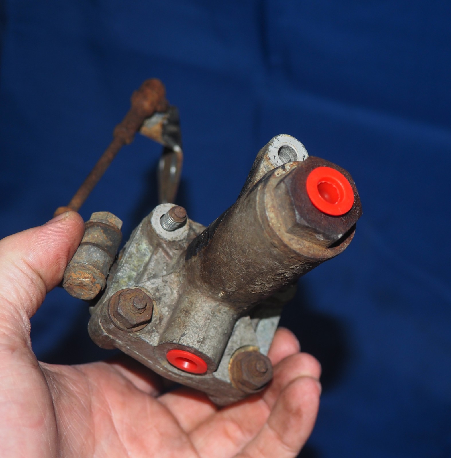 Rolls-Royce Silver Shadow 1965-1969 Valve with pipe