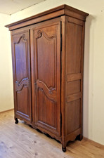 Französischer Louis XV Kleiderschrank aus Eiche, 18. Jh Antik