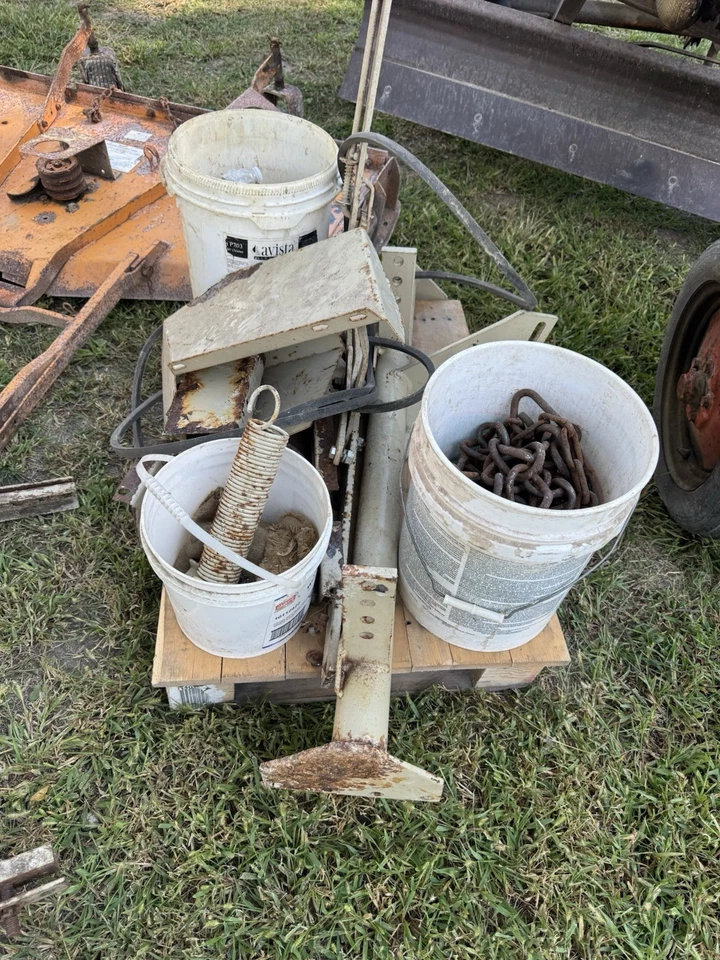 Woods L306 complete Belly mower shown ONLY NO Allis Chalmers AC C Tractor 61319 - Image 3 of 4