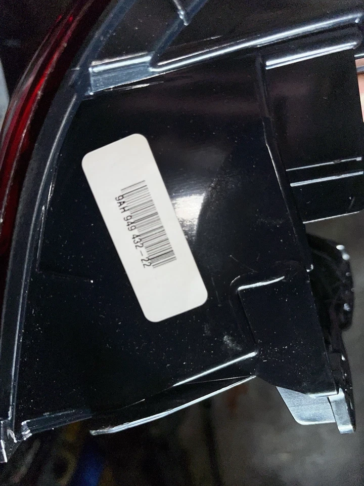 Conjunto de luz trasera señal de giro para pasajero derecho OEM 19-25 Acura RDX Foto 3 de 4