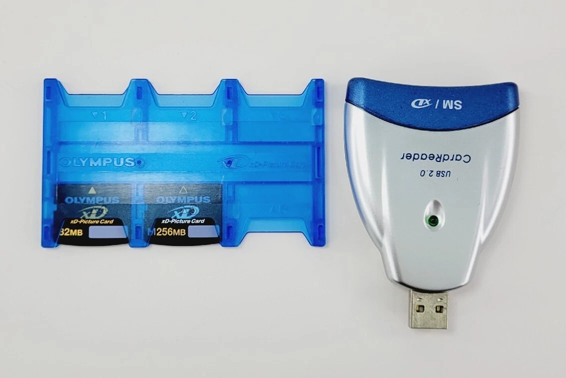 Two Olympus XD memory cards in case 256 mb each operone.de