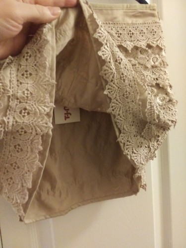 Juniors Layered Lace Skirt Sz - 第 2/4 張圖片