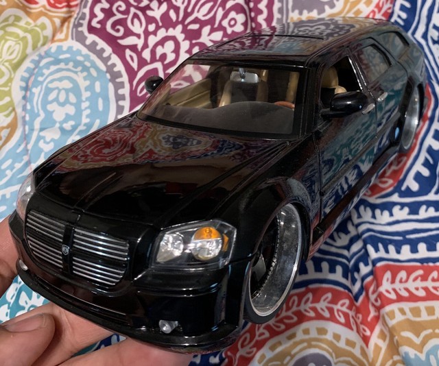 dodge magnum diecast