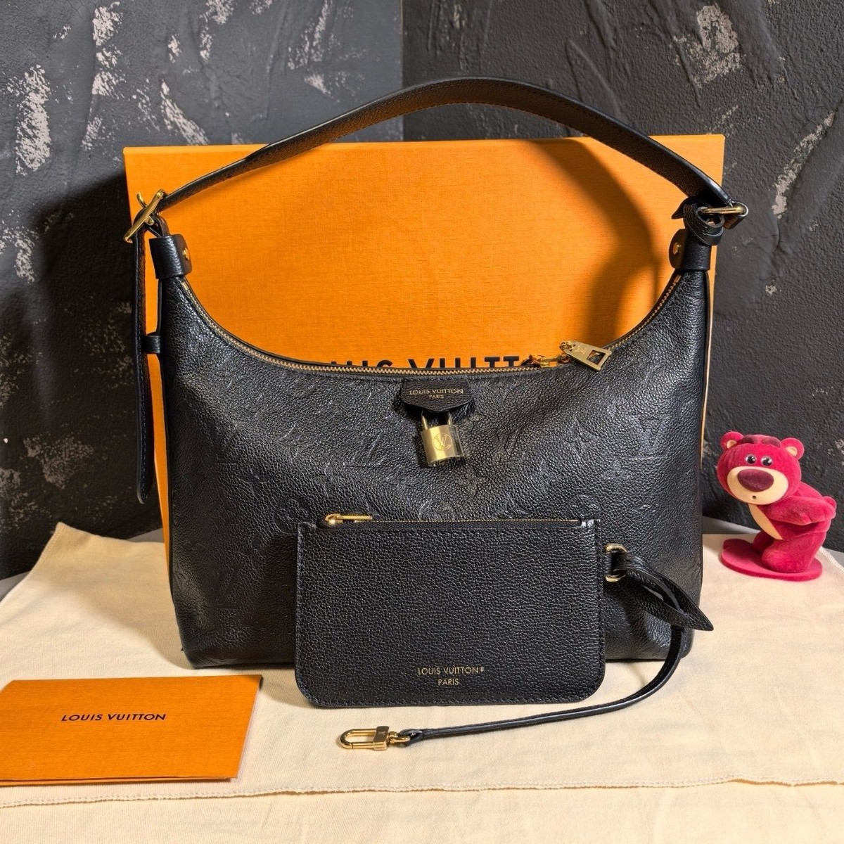 Louis Vuitton Ambrel アンフィニレザー ボディーバッグ Louis Vuitton Black Leather Sac Sport Shoulder Bag For Women | eBay