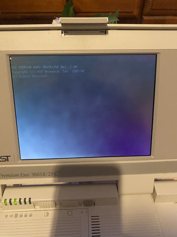 AST Premium Exec 386SX/25 Vintage Laptop FAULTY Spares/Repairs working