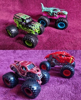 Monster Jam Monster Trucks Octonber Vs Crushstation Zombie Wrex Grave Digger 