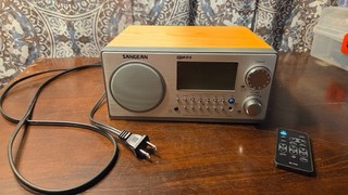 Sangean WR 2 FM RDS AM Digital Receiver Oak Cabinet Tuning Radio