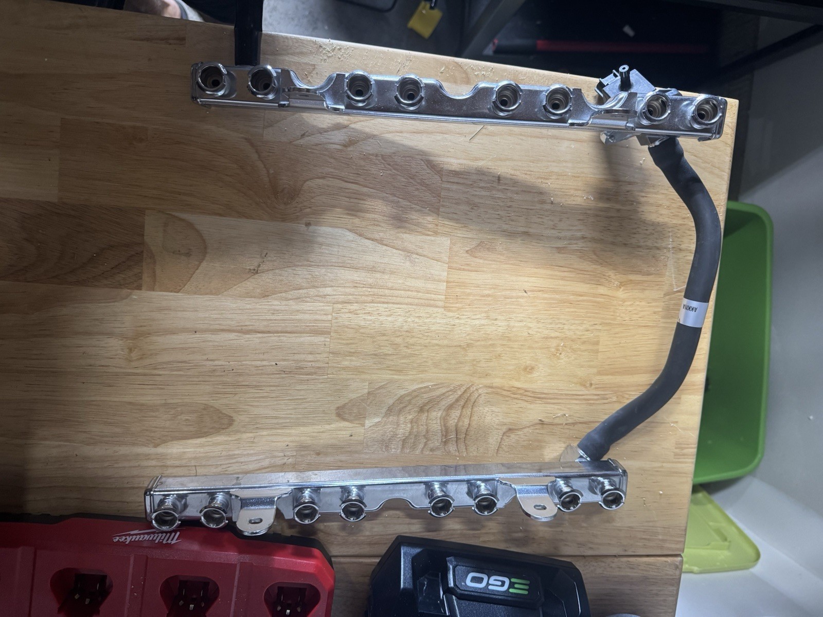 Ford GT 2005-2006 Fuel rail