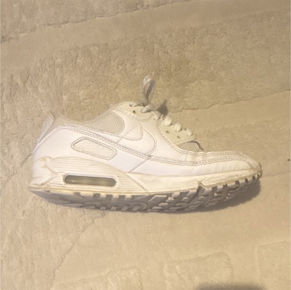 Nike Air Max 90 Woman’s White Low Top Lace Up Sneakers Athletic Casual