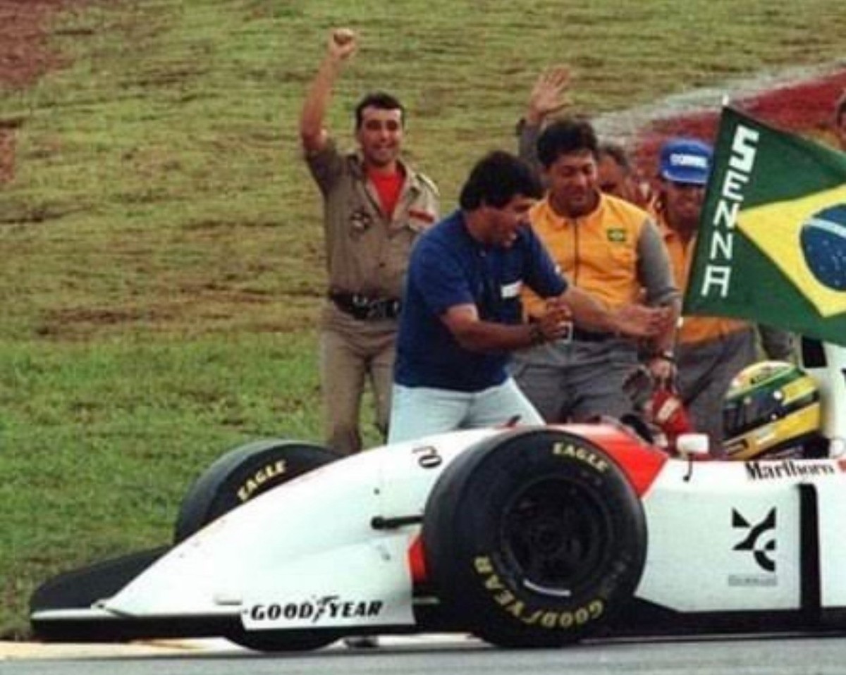 1/18 F1 Marlboro McLaren MP4/8 Ayrton Senna Racing Car Coll. 1st