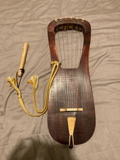 6 string viking age lyre