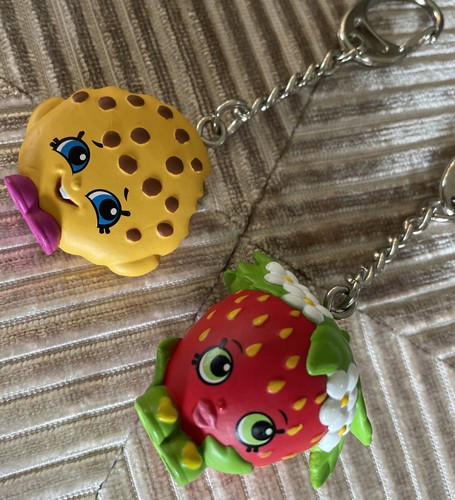 Shopkins Dangle Keyring Bag Charms - Kooky Cookie & Strawberry Kiss - Picture 4 of 7