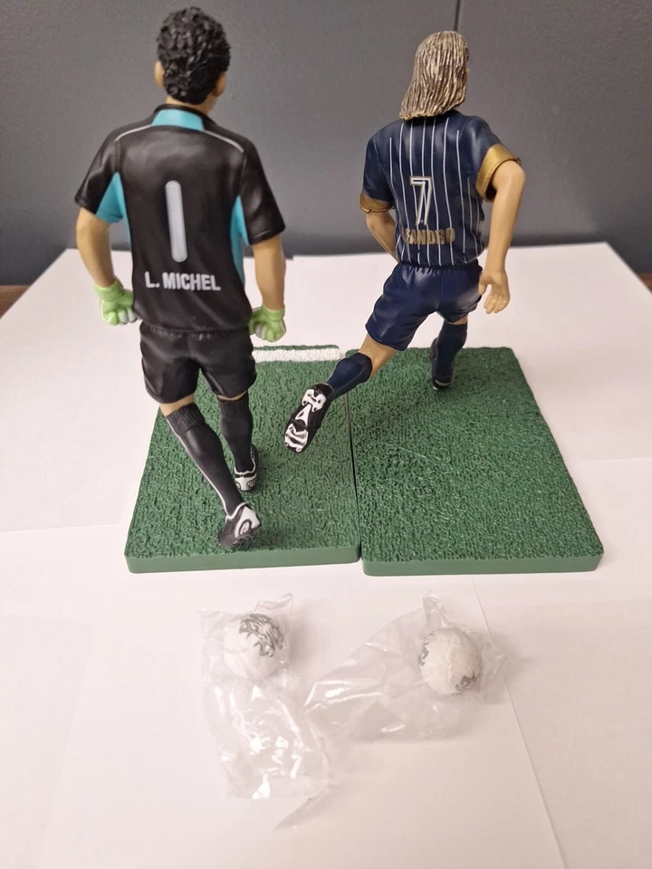 Figuras de Leandro Augusto y Luis Michelle Fut Masters Chivas Pumas 6 pulgadas Foto 3 de 3