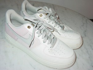 nike air force 1 07 lv8 sail bone & metallic gold
