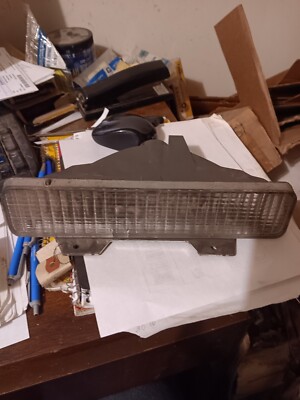 NOS 1980 -1988 Oldsmobile 88/98 RIGHT TURN/PARKING LAMO ASSEMBLY 914870