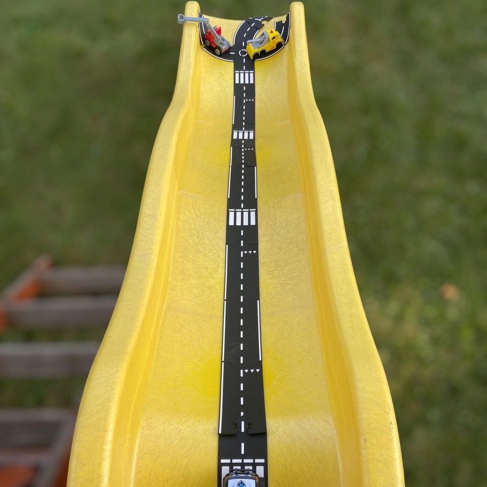 Flexible Car Track 16 Pieces Rubber Roads for Kids Puzzle Track Car