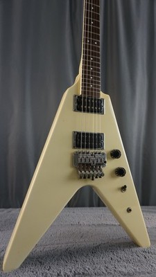 Fernandes/Burny BSV-70 The Function Flying V Short Scale