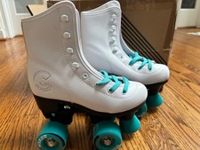 C SEVEN C7 Roller Skates, Retro White/turquoise , Size Youth 2 -LED wheels