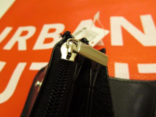 Nueva con etiquetas Urban Outfitters Black Monica Snap Wallet/Black - Imagen 12 de 12