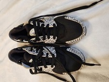 Size 5.5 GS - Nike Huarache Run Print Low Black Hyper Violet