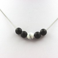Steine Und MinéRaux. Halskette Perlen Schwarz Onyx Matt + Howlith 8 Mm. Kette