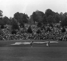 Golf 1971 Ryder Cup St Louis Great Britain Tony Jacklin chips to t- Old Photo
