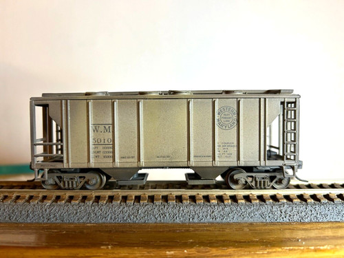 MDC #???  Coche tolva cubierta Western Maryland #5010 con Kadees y desgastado 1:87 | Zustand: New