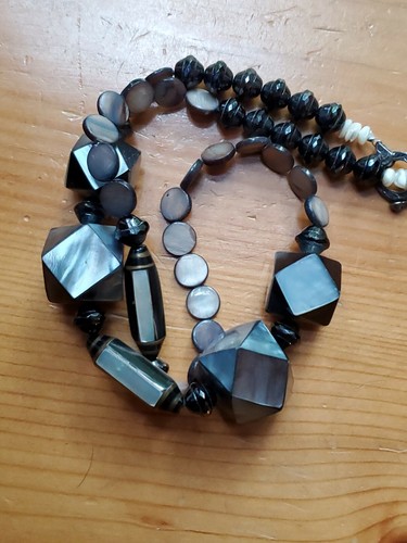 22 Inch Mother Of Pearl Inlay Abilone Silver Clasp Necklace