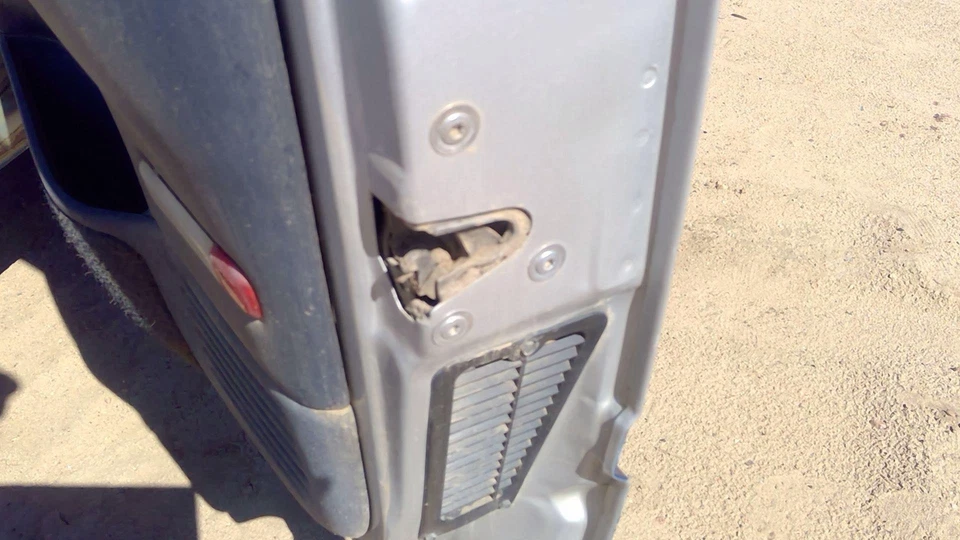 Sierra 1500 1992-1999 pasajero puerta delantera derecha pestillo con varillas/cables 16631626 Foto 3 de 4