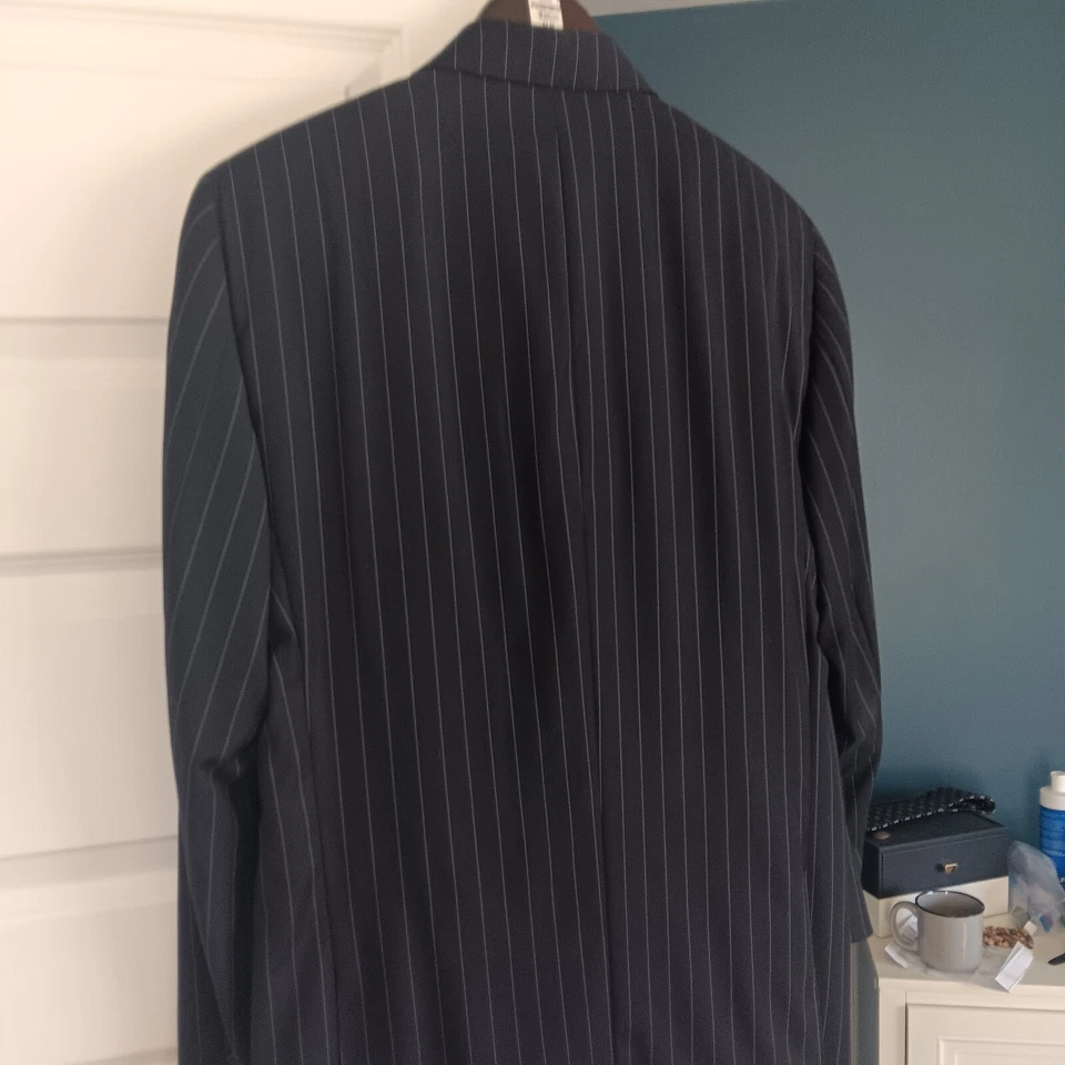 COMO NUEVO Impresionante Traje ZANETTI 44R 36W x 29L Azul Marino con Rayas Azules 3 Botones-Usado Una Vez Foto 4 de 4