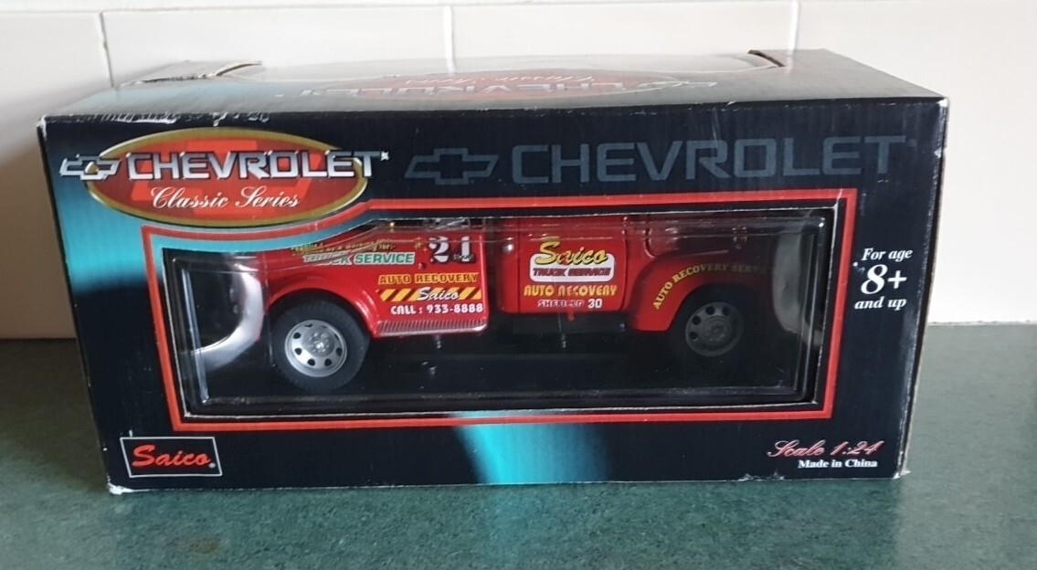 Saico 1953 Chevrolet Series 3800 Wrecker Truck Cab 1:24 Scale