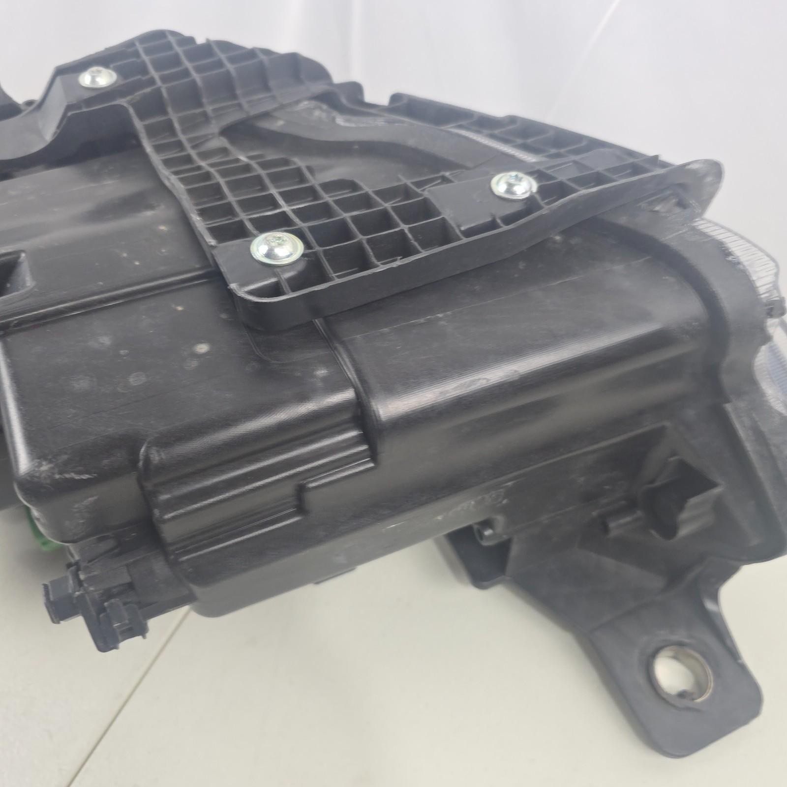 Maserati Ghibli 2014-2017 Right Headlight P/N 00670100984