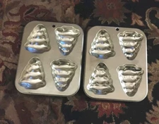 Set of 2 Christmas Tree Cake Pans – Holiday Bakeware – Nonstick