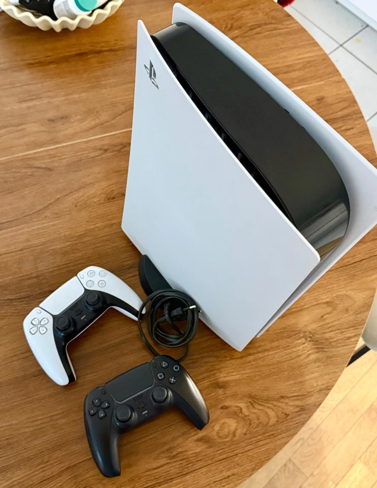 Sony PlayStation 5, photo 1 sur 3