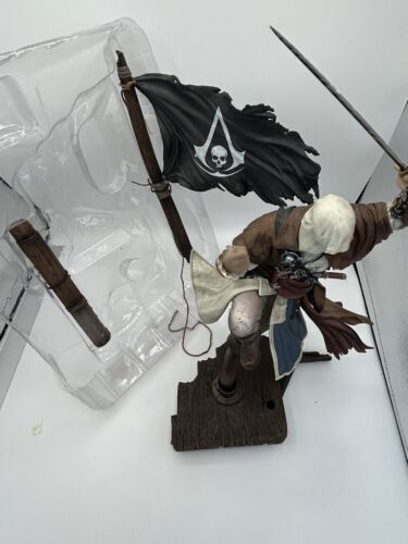 collectible figurine assasins creed iv black flag 2013 Preowned. #c2 - Picture 16 of 19