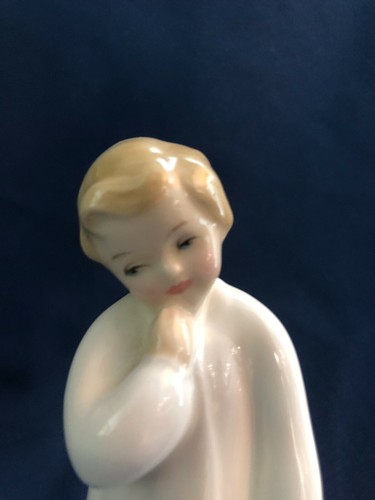 Royal Doulton "DARLING" Figur im Nachthemd - HN 1985 COPR 1945 - Bild 2 von 6