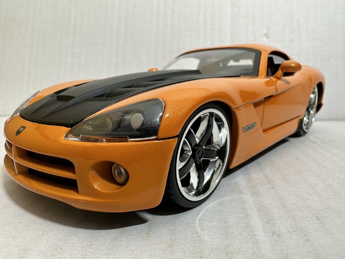JADA BIGTIME BTM 2008 DODGE VIPER SRT10 ORANGE 1:24 DIECAST MODEL