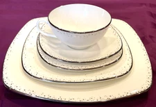 BRAND NEW W/ TAG LENOX SILVER MIST 5 PC PLACE SETTING  -FREE SHIP
