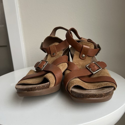Dansko Dominique Block Heel Sandals sz 39 Brown Suede Strappy Buckle - Picture 8 of 9