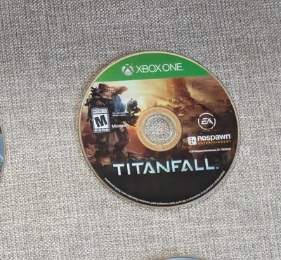 Titanfall 2 (Xbox One) *SLOW SHIPPING* - NO TRACKING