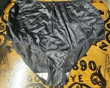VINTAGE VANITY FAIR SHEER GRANNY PANTY  SIZE 9.  BLACK