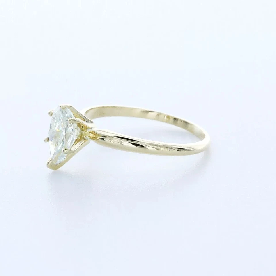 Anillo de compromiso solitario clásico oro 14K 1,52 quilates pera diamante cultivado en laboratorio I VS1 Foto 3 de 4