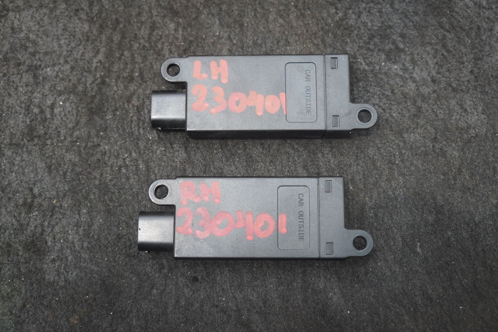 Set 2 Keyless Entry Antenna Module 2179057001 OEM Aston Martin Vantage 2019