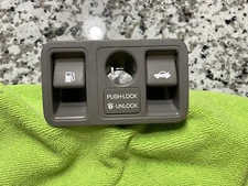 1998-2005 Lexus Gs300 Gs400 Gs430 Grey Gray Trunk Switch Gas Switch Assembly OEM