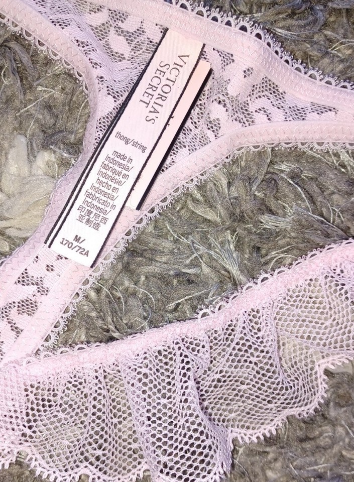 PAVOT ruffled thongs