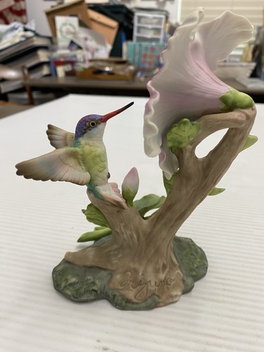 1991 HOMCO Masterpiece Bone China GLORY OF NATURE Hummingbird Figurine 7" tall